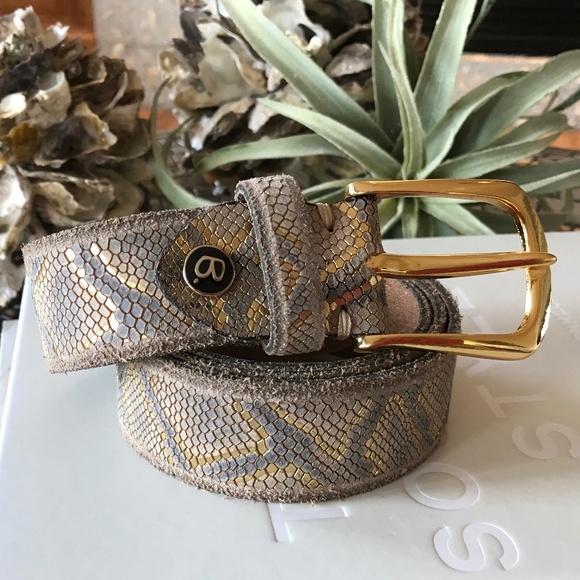 B. BELT HANDCRAFTED LEATHER SABIA BELT TAUPE / GOLD main image 11